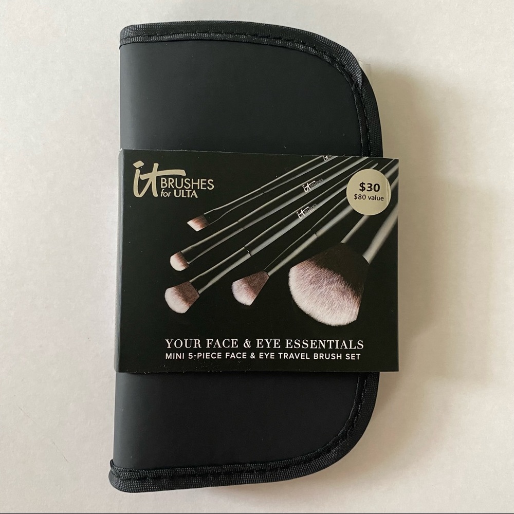 IT Brushes For ULTA Face & Eye Essentials Mini 5 Pc Travel Brush Set